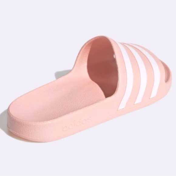 💝 Nwt New Adidas ADILETTE Aqua Slides Vapour Blush Pink 7 - Picture 3 of 8